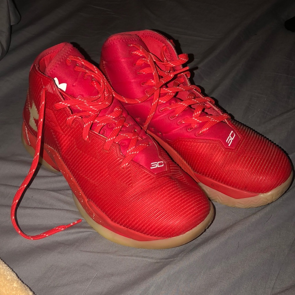Curry’s 2.5 Men’s size 9 1/2